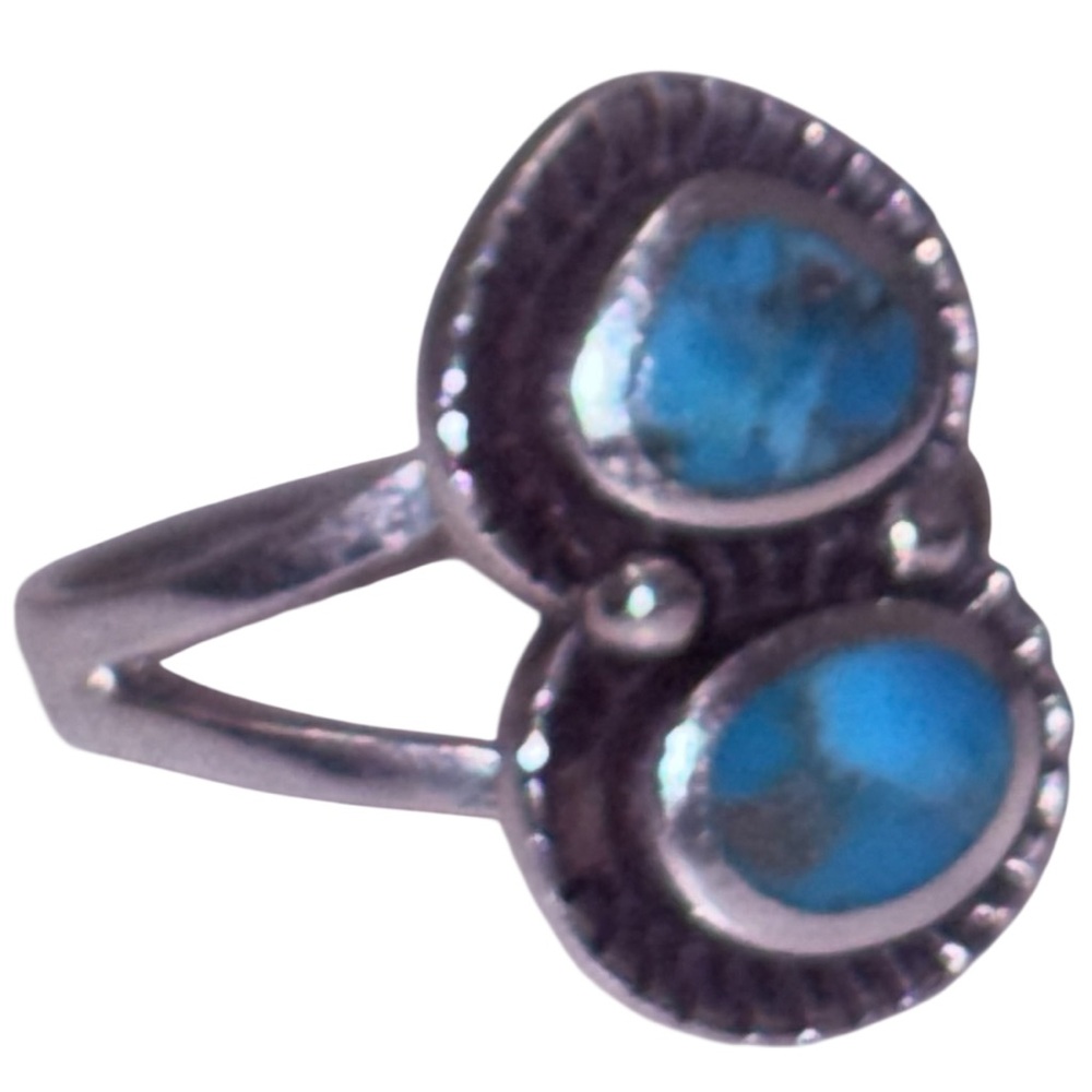 Turquoise in a “Snake Eyes” 925 Sterling Silver Setting - Picture 4 of 11